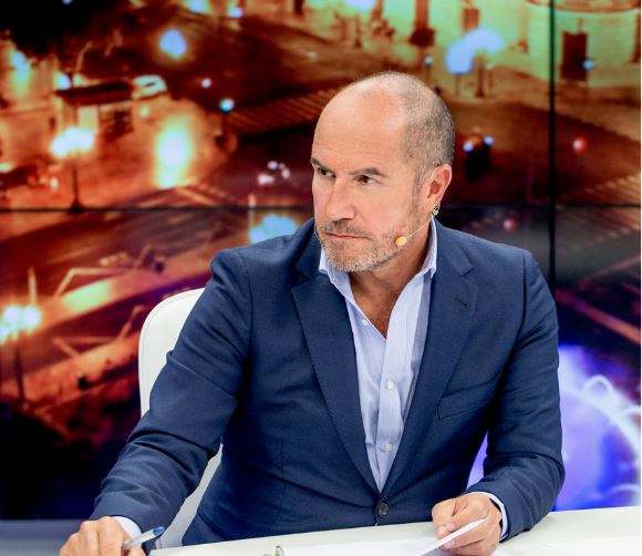 Luis Motes conduce el primer debate electoral a seis en La Ocho TV